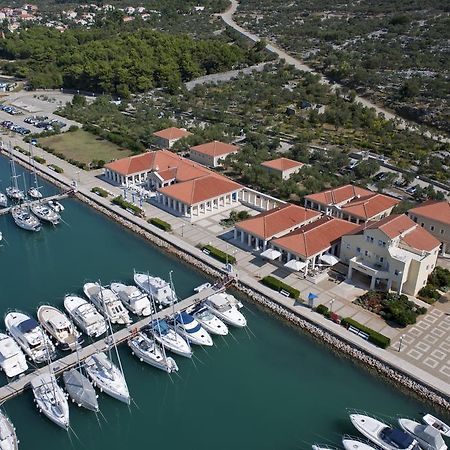 Apartment Aci Marina Крес Екстериор снимка