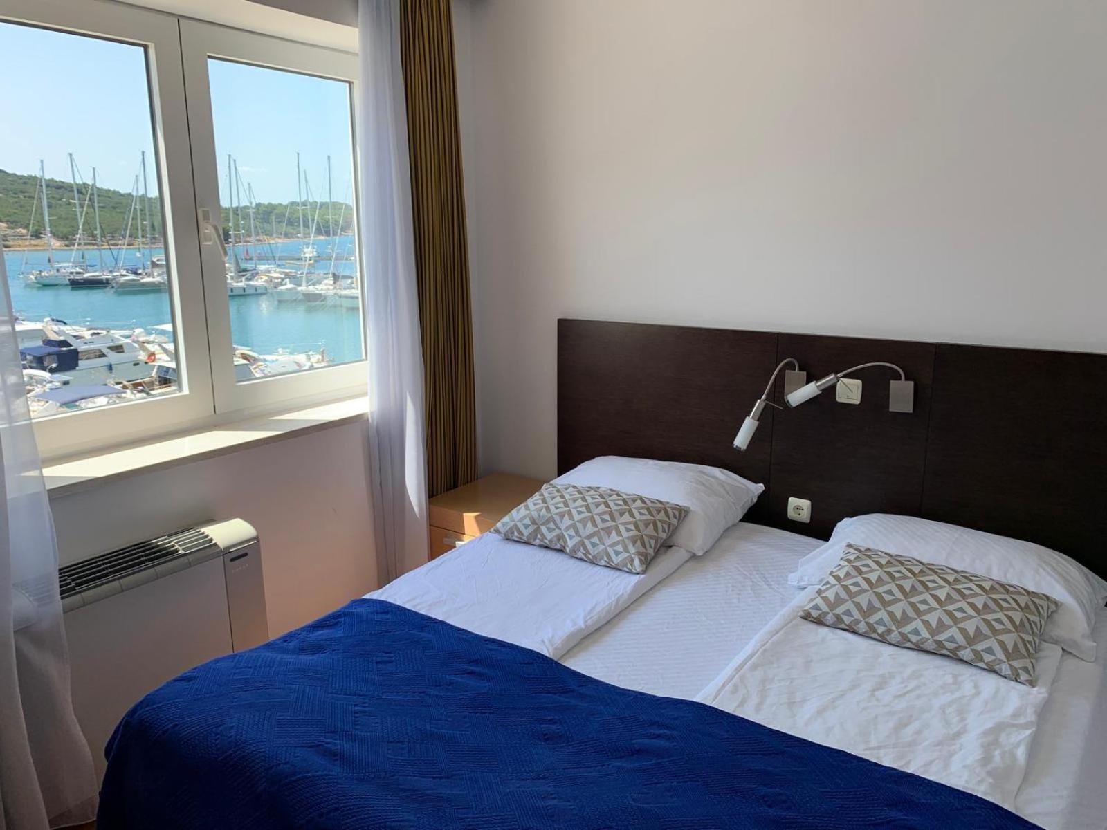 Apartment Aci Marina Крес Екстериор снимка