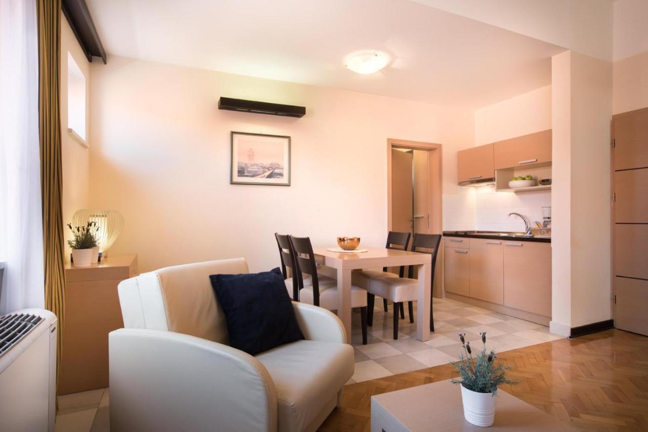 Apartment Aci Marina Крес Екстериор снимка