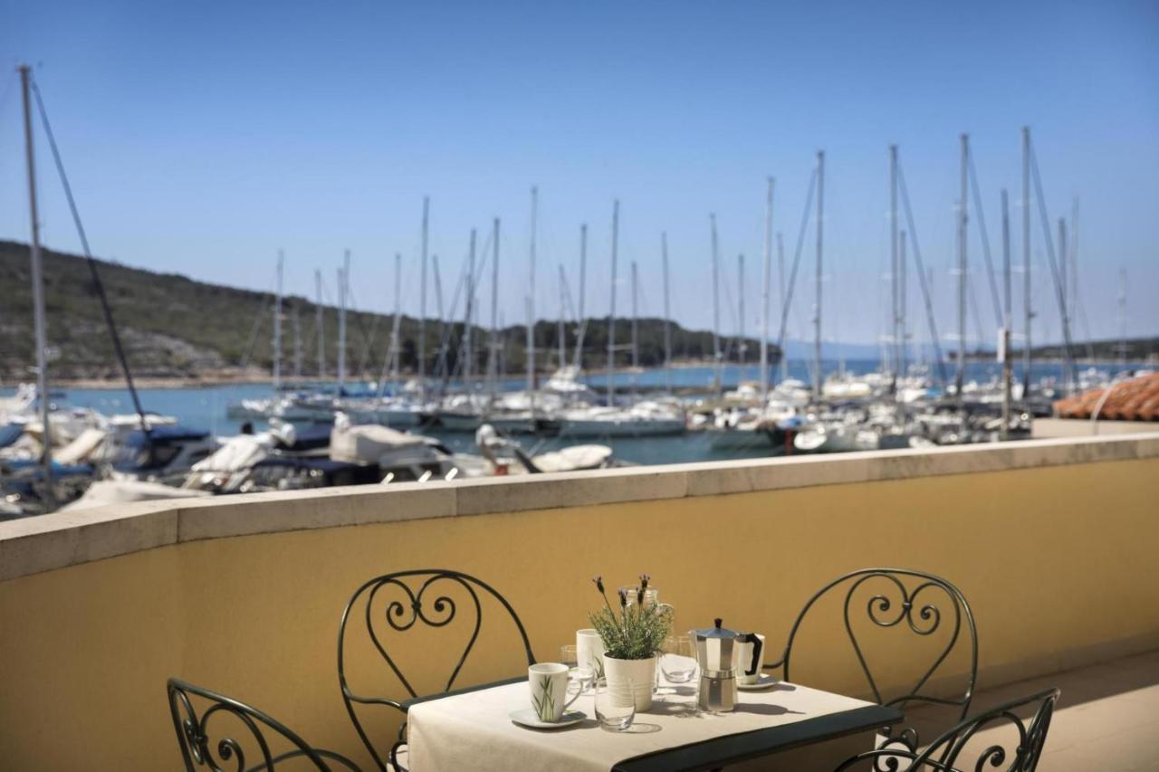 Apartment Aci Marina Крес Екстериор снимка