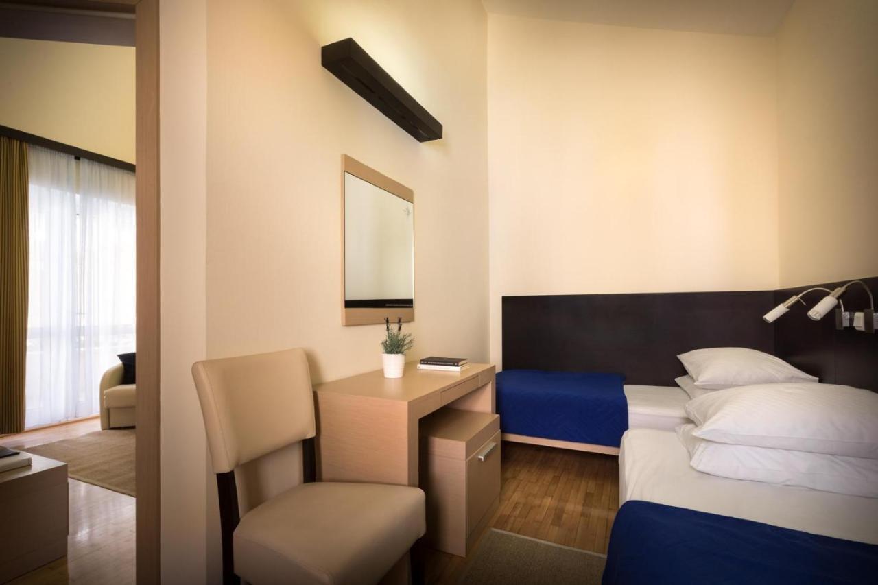 Apartment Aci Marina Крес Екстериор снимка