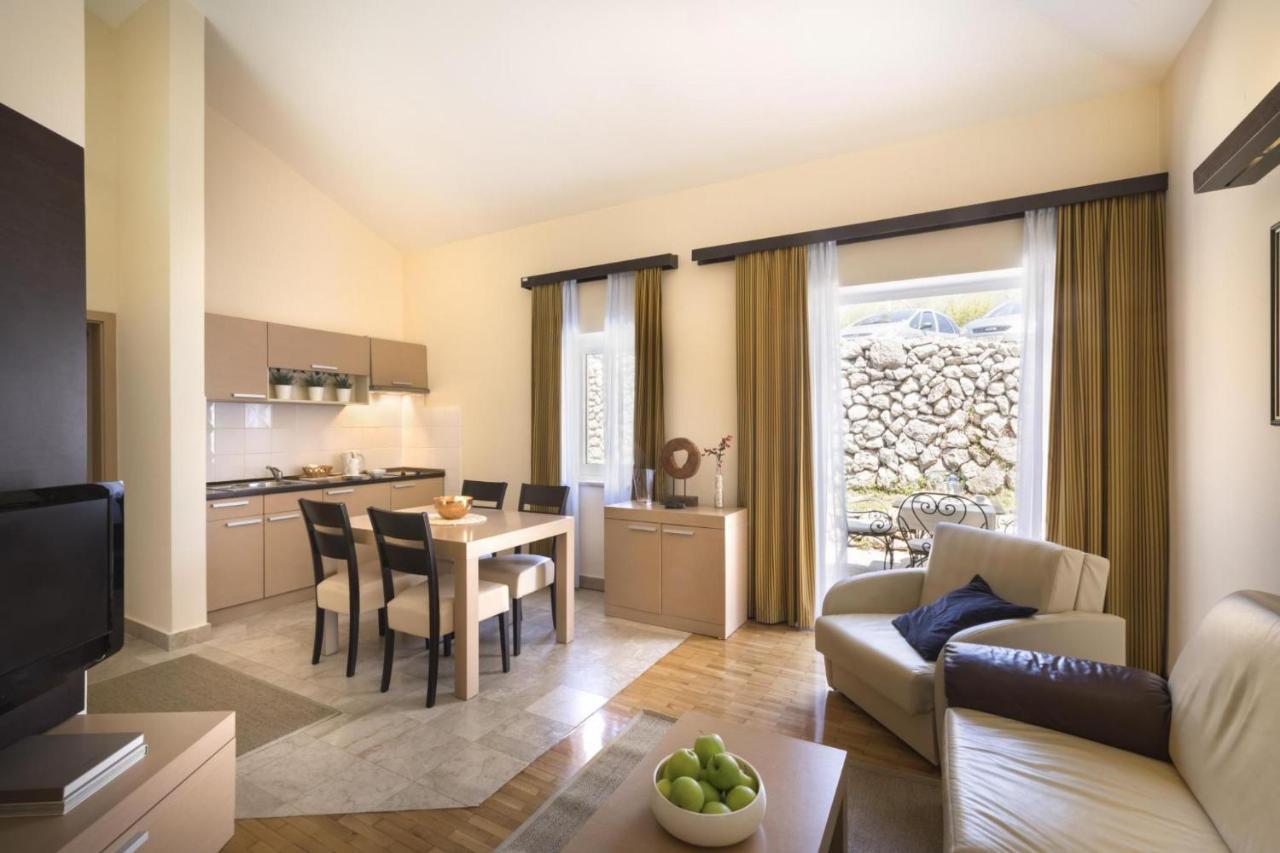Apartment Aci Marina Крес Екстериор снимка